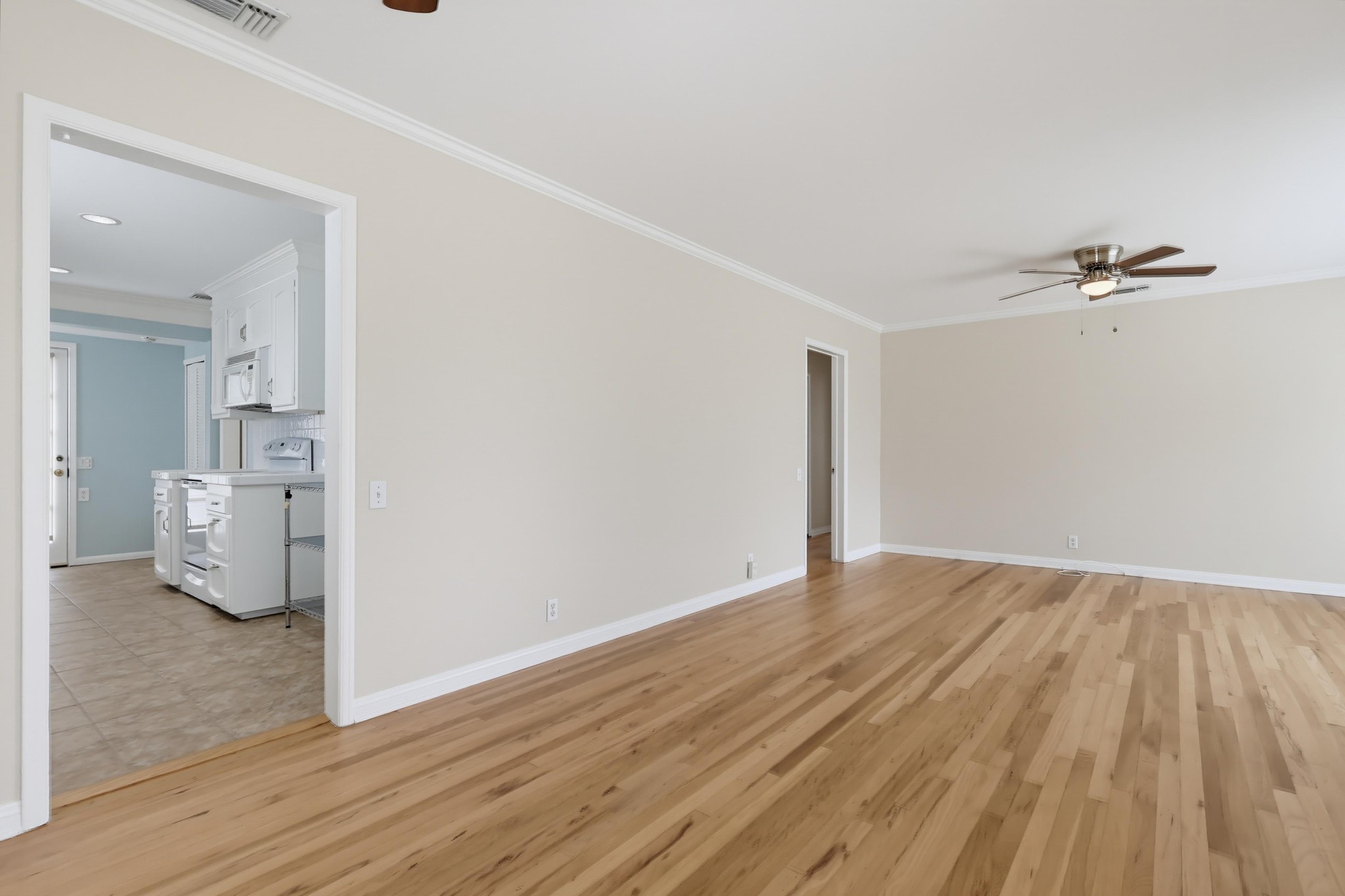 Virtual tour photo 16 of 62 for 7900 Westlawn Ave