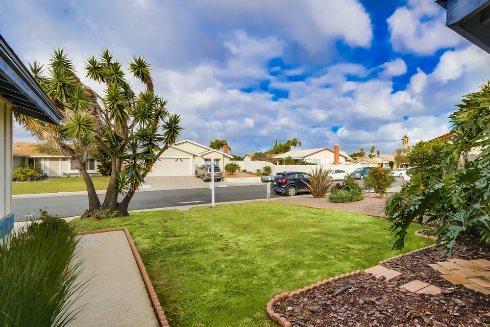 Virtual tour photo 7 of 54 for 7917 Hendricks Dr