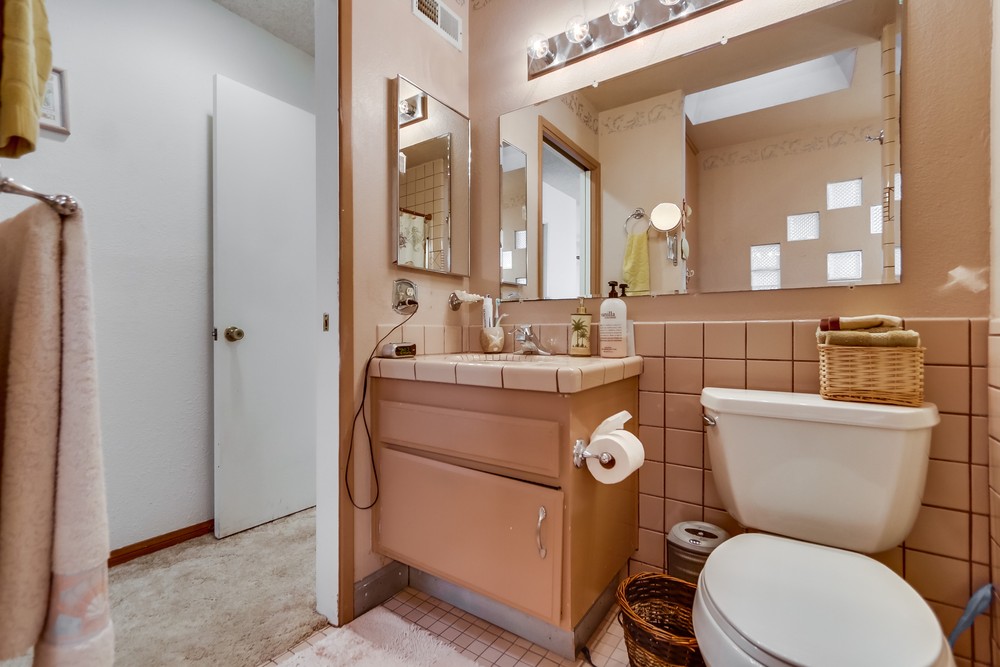 Virtual tour photo 37 of 54 for 7917 Hendricks Dr