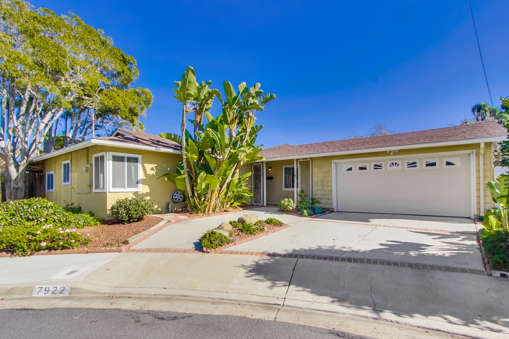 Virtual tour photo 3 of 48 for 7922 Blue Jay Pl