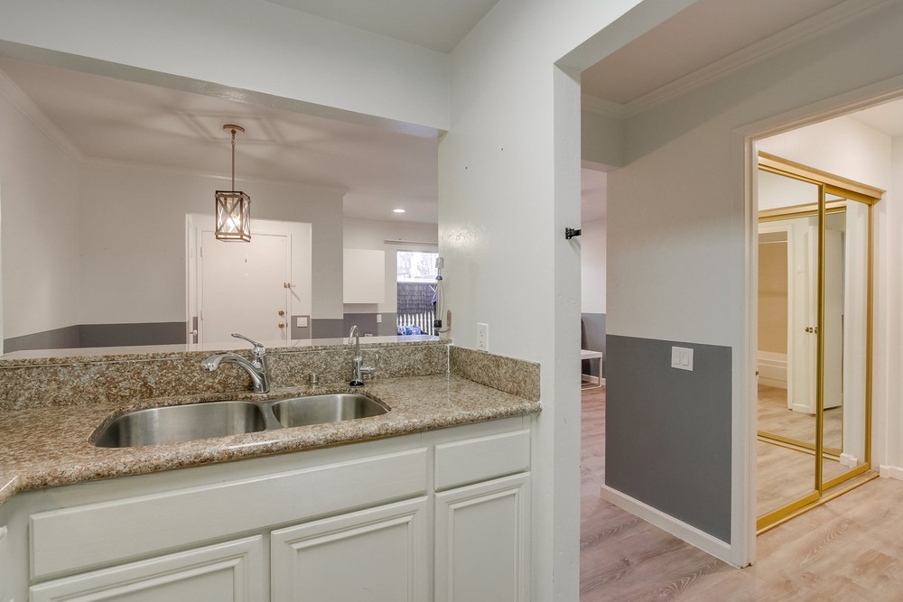 Virtual tour photo 21 of 61 for 7932 Mission Center Ct K