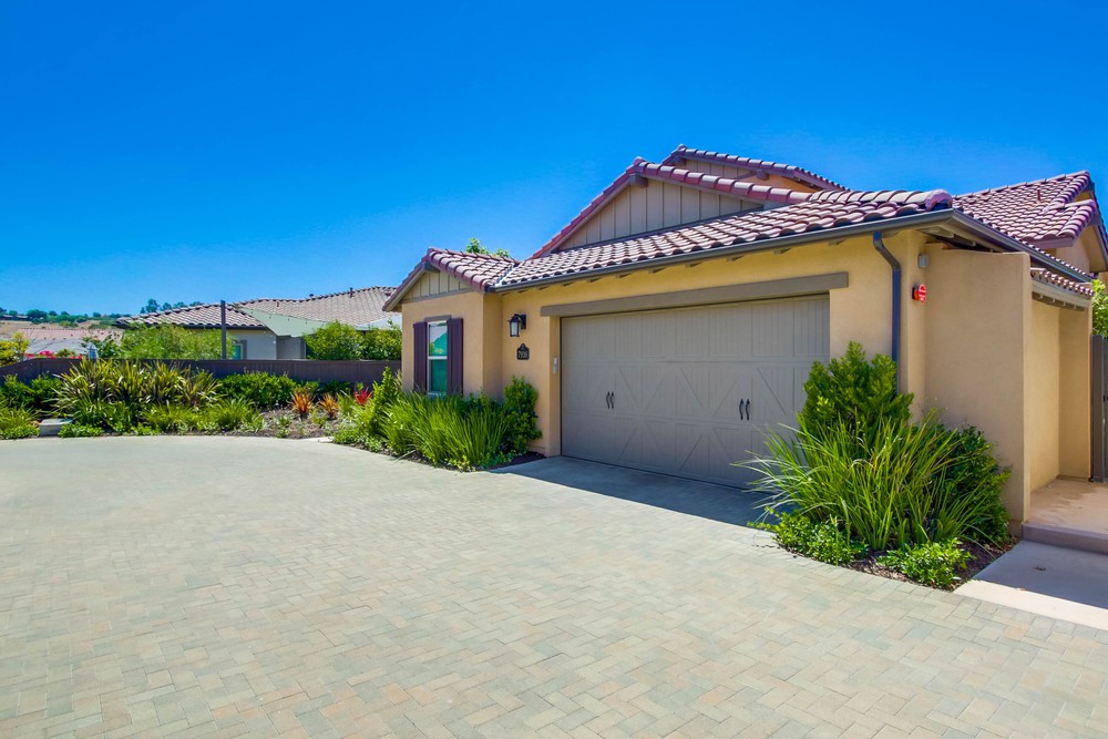 Virtual tour photo 4 of 43 for 7936 Lusardi Creek Ln