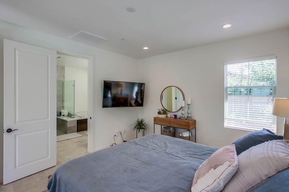 Virtual tour photo 16 of 43 for 7936 Lusardi Creek Ln