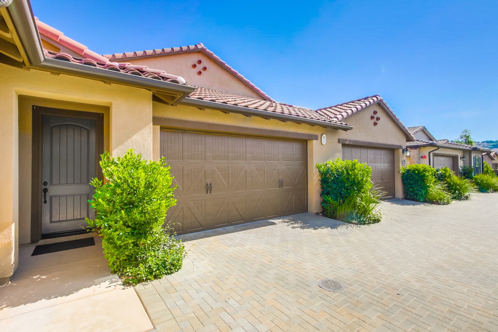 Virtual tour photo 1 of 54 for 7942 Lusardi Creek Ln