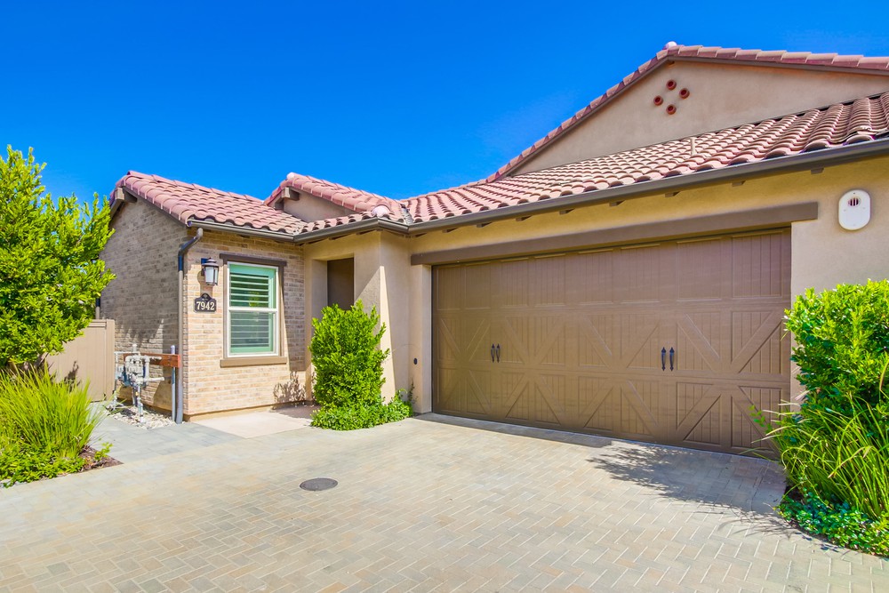 Virtual tour photo 4 of 54 for 7942 Lusardi Creek Ln