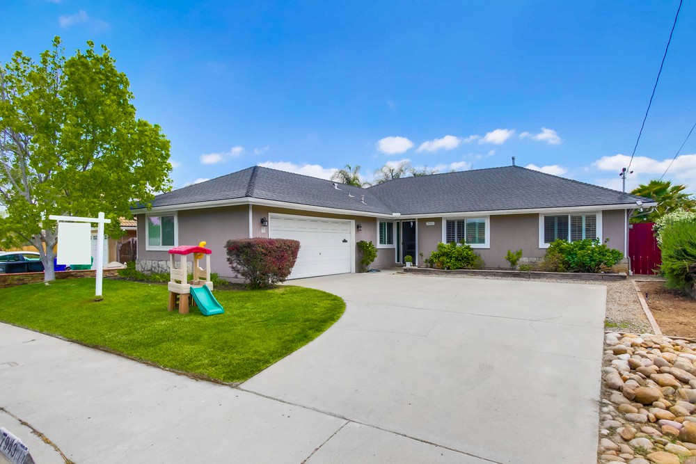 Virtual tour photo 1 of 37 for 7943 June Lake Dr