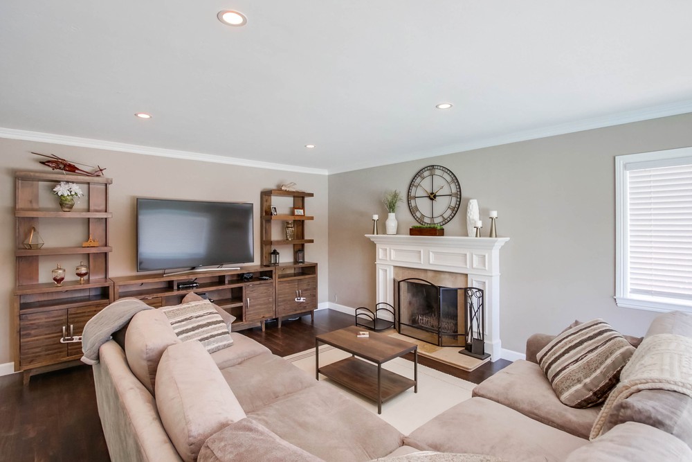 Virtual tour photo 10 of 37 for 7943 June Lake Dr