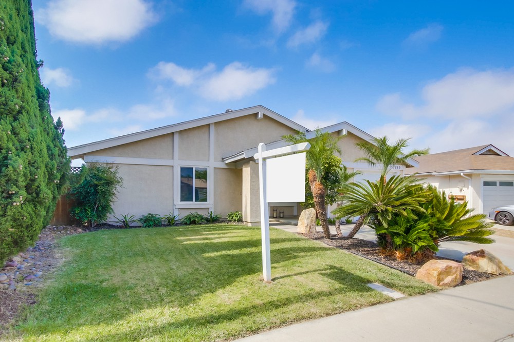 Virtual tour photo 1 of 49 for 7949 Peach Point Ave