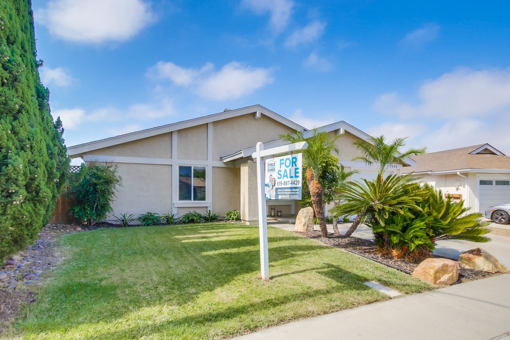 Virtual tour photo 3 of 49 for 7949 Peach Point Ave