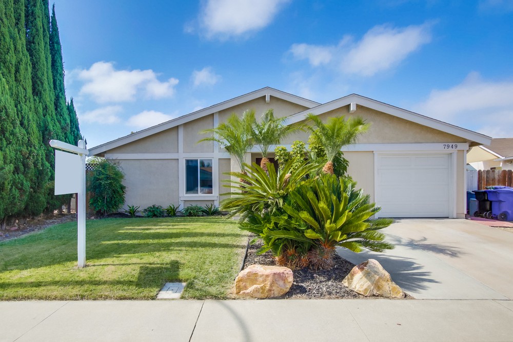 Virtual tour photo 4 of 49 for 7949 Peach Point Ave