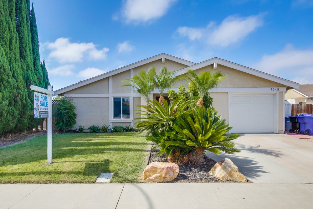 Virtual tour photo 5 of 49 for 7949 Peach Point Ave