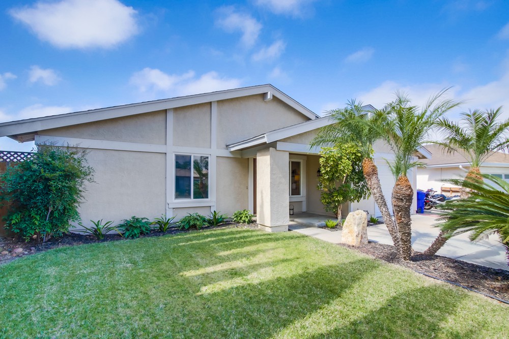Virtual tour photo 8 of 49 for 7949 Peach Point Ave
