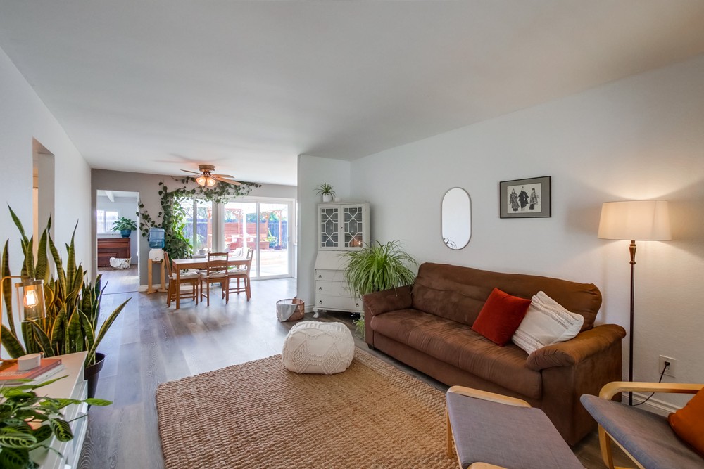 Virtual tour photo 10 of 49 for 7949 Peach Point Ave
