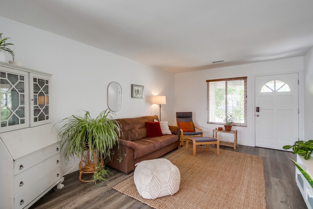 Virtual tour photo 12 of 49 for 7949 Peach Point Ave