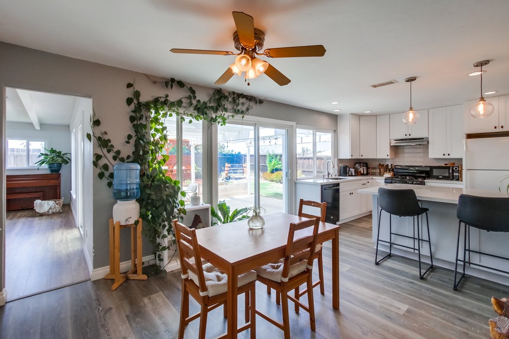 Virtual tour photo 14 of 49 for 7949 Peach Point Ave
