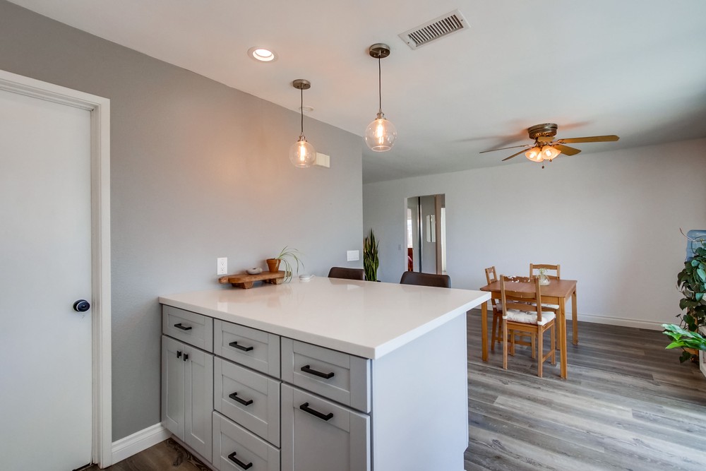 Virtual tour photo 19 of 49 for 7949 Peach Point Ave