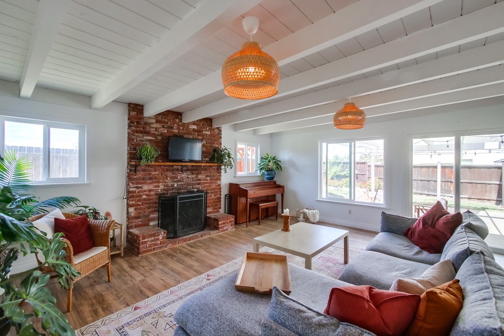 Virtual tour photo 24 of 49 for 7949 Peach Point Ave