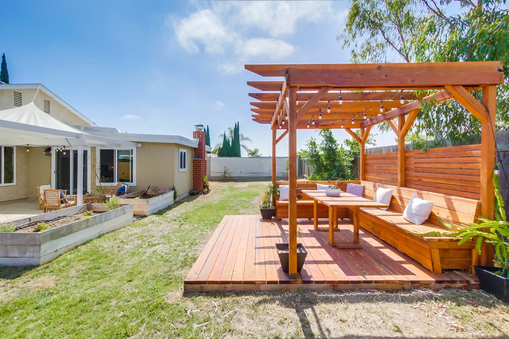 Virtual tour photo 42 of 49 for 7949 Peach Point Ave