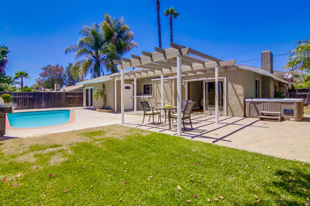 Virtual tour photo 32 of 39 for 7951 Beaver Lake Dr