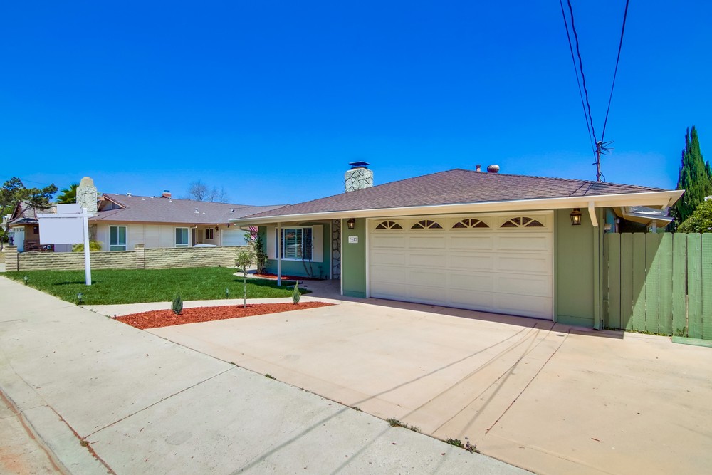 Virtual tour photo 4 of 48 for 7952 June Lake Dr