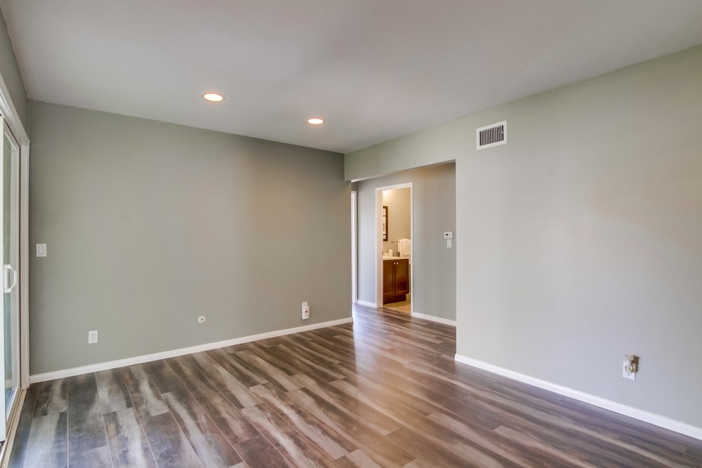 Virtual tour photo 18 of 48 for 7952 June Lake Dr