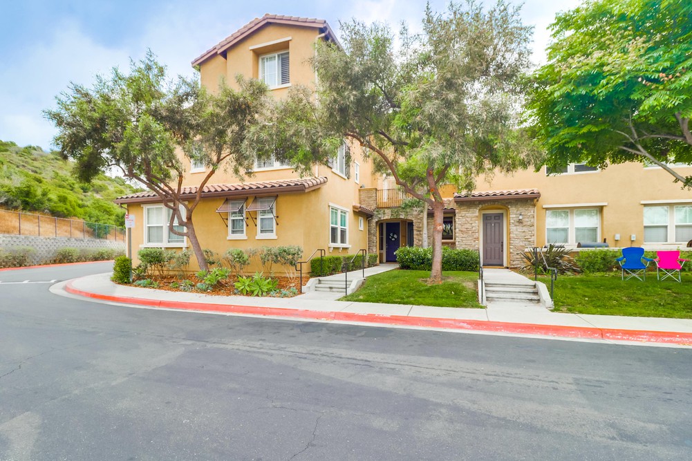 Virtual tour photo 1 of 44 for 796 Castaway Cove