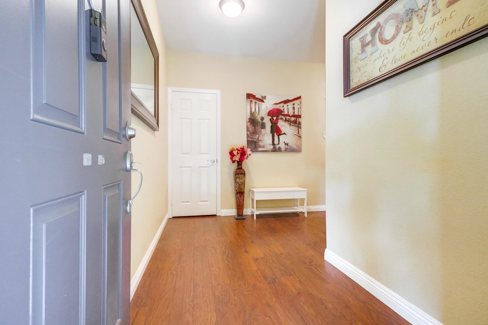 Virtual tour photo 8 of 44 for 796 Castaway Cove