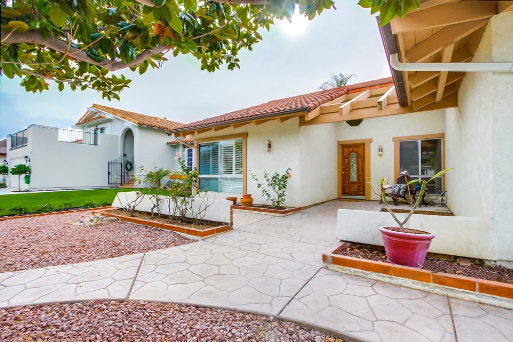 Virtual tour photo 7 of 78 for 7966 Laurelridge Rd