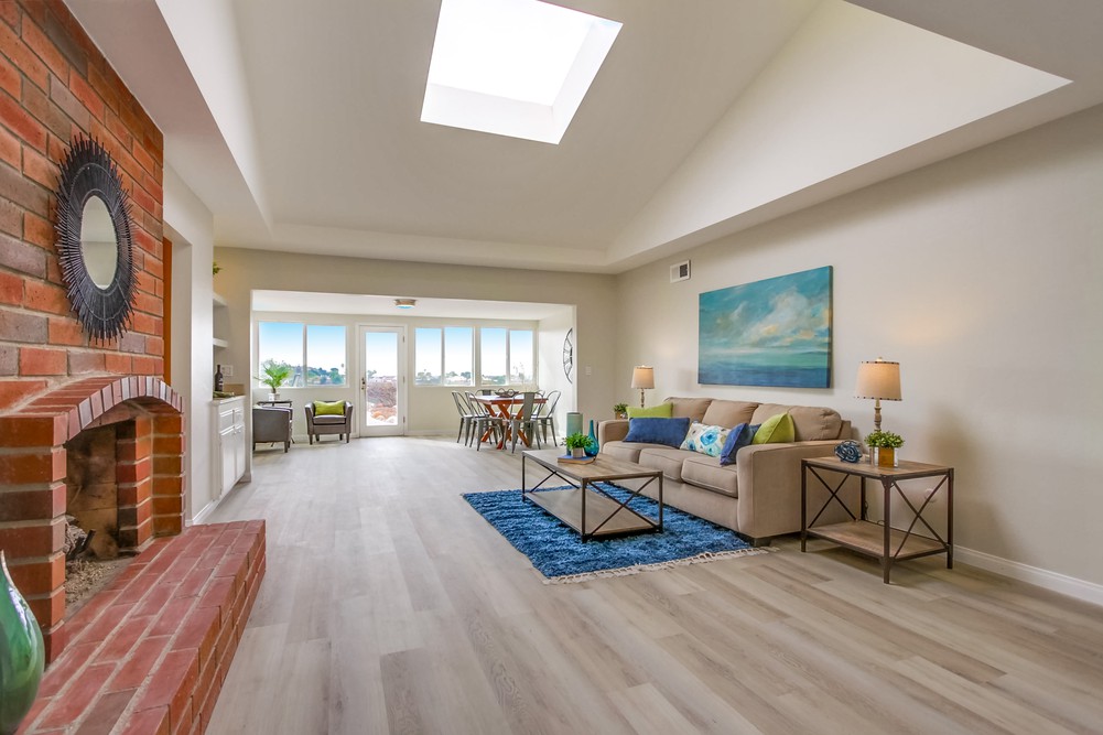 Virtual tour photo 20 of 78 for 7966 Laurelridge Rd