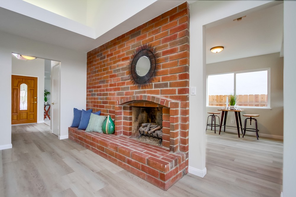 Virtual tour photo 25 of 78 for 7966 Laurelridge Rd