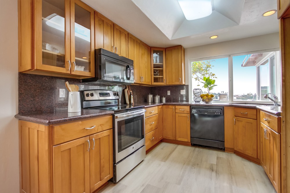Virtual tour photo 38 of 78 for 7966 Laurelridge Rd