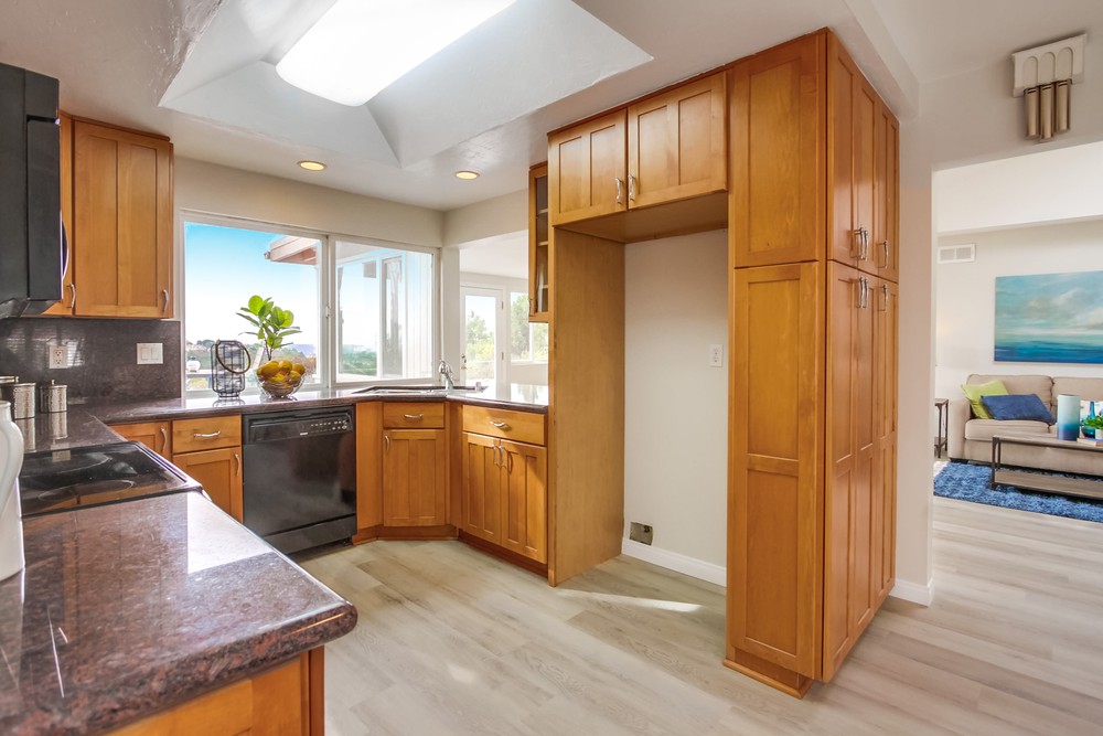 Virtual tour photo 39 of 78 for 7966 Laurelridge Rd