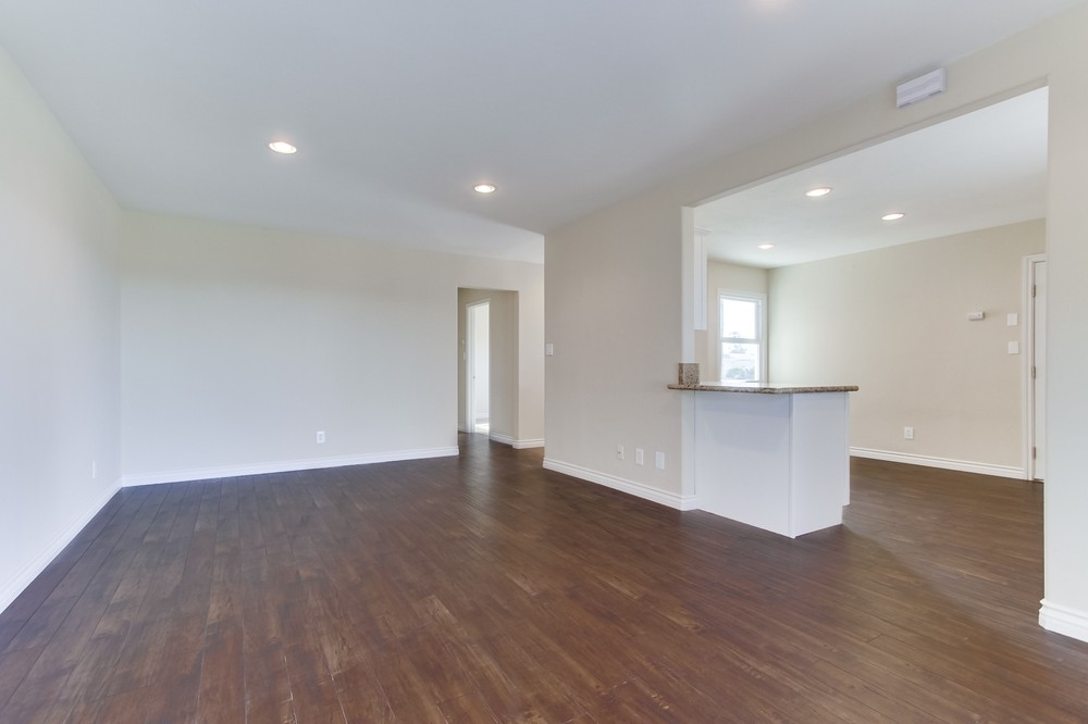 Virtual tour photo 8 of 28 for 7966 Skyline Drive