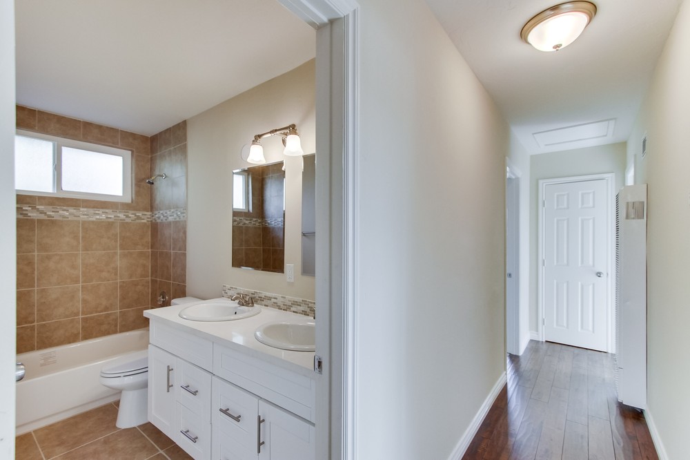 Virtual tour photo 21 of 28 for 7966 Skyline Drive