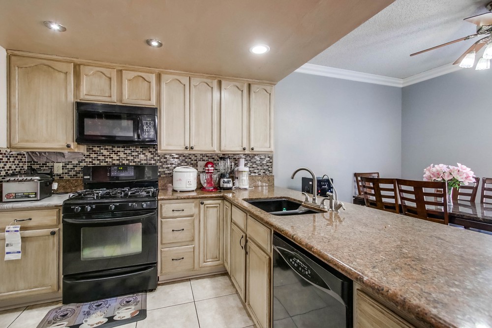 Virtual tour photo 12 of 27 for 7966 Tinaja Ln