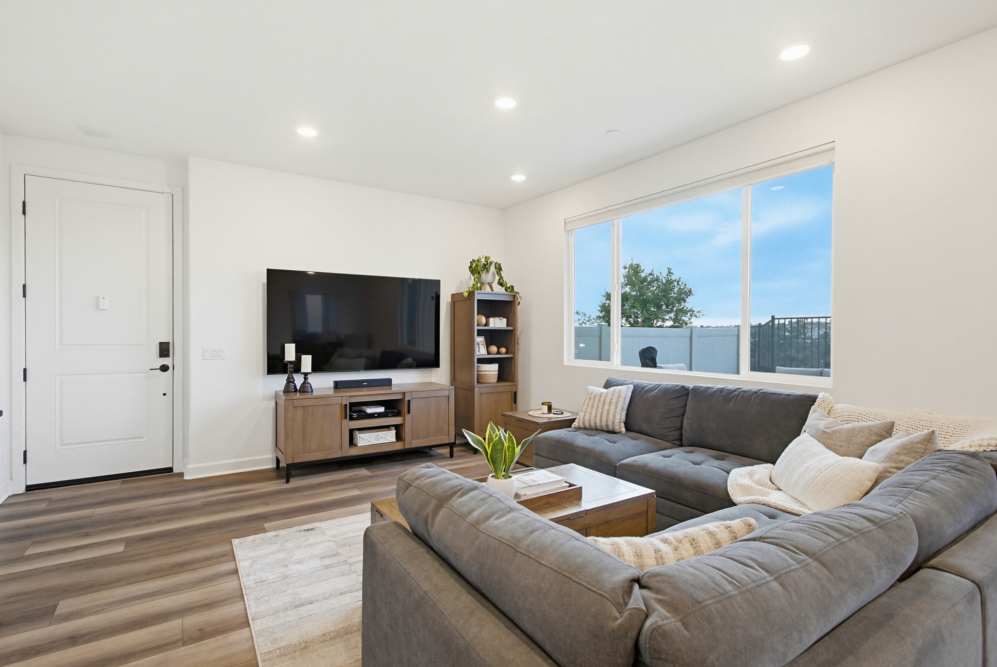 Virtual tour photo 23 of 75 for 797 Mateo St #1