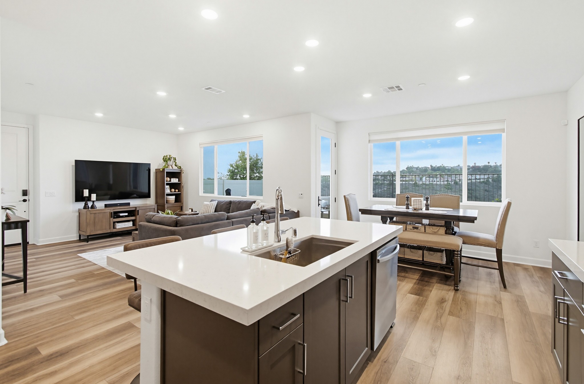 Virtual tour photo 30 of 75 for 797 Mateo St #1