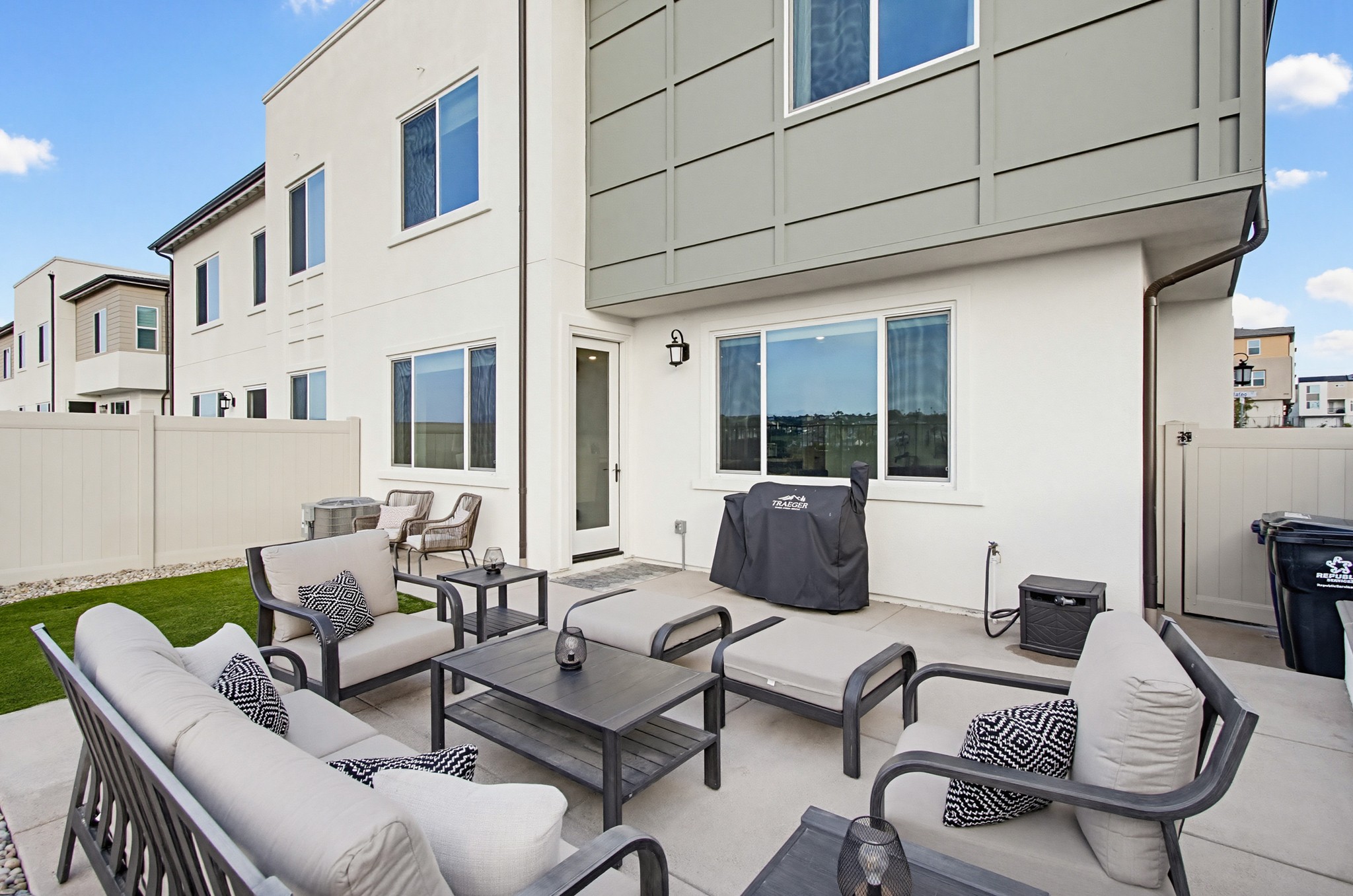 Virtual tour photo 60 of 75 for 797 Mateo St #1