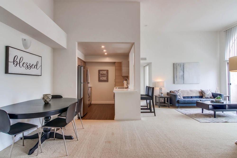 Virtual tour photo 3 of 40 for 8 W F St