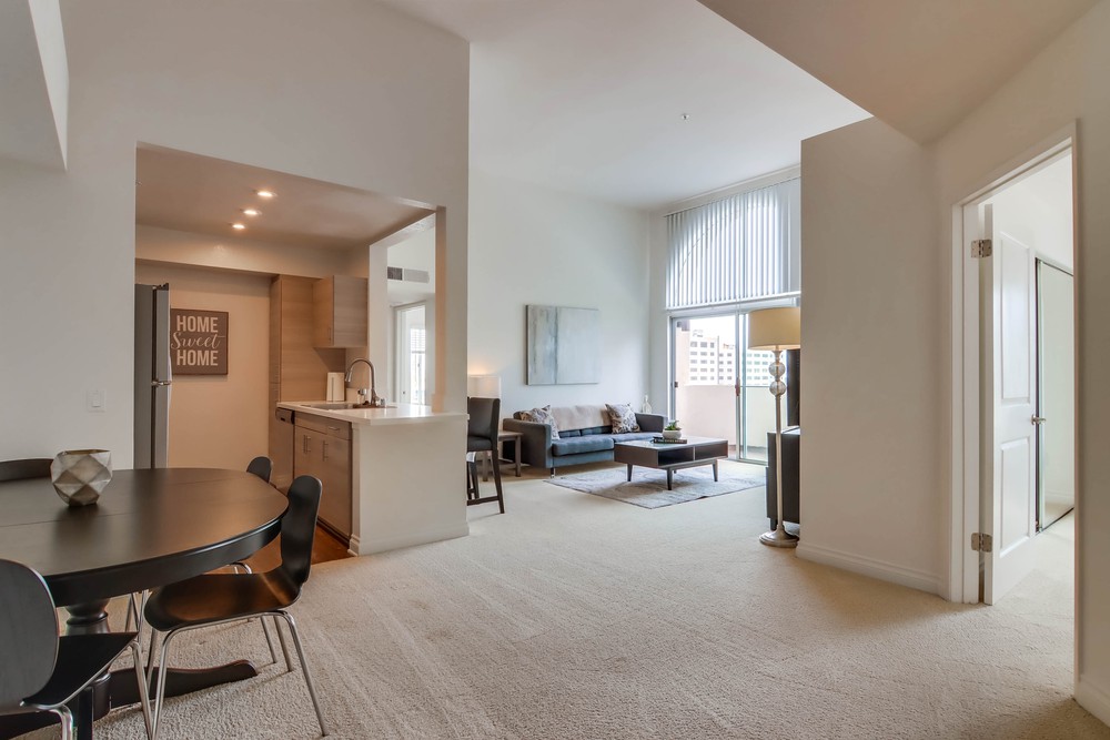Virtual tour photo 4 of 40 for 8 W F St