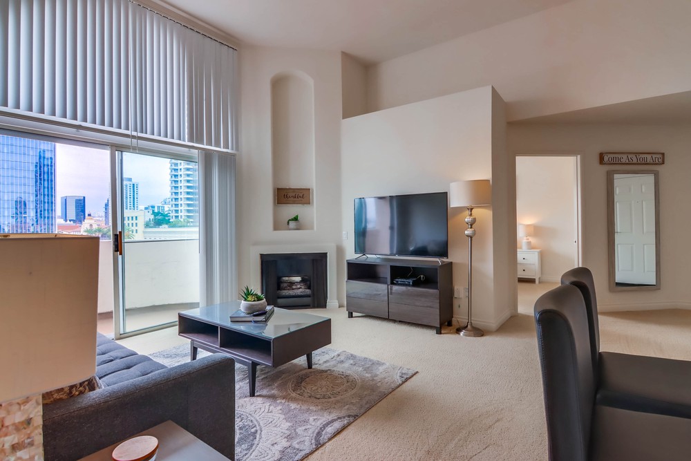 Virtual tour photo 7 of 40 for 8 W F St