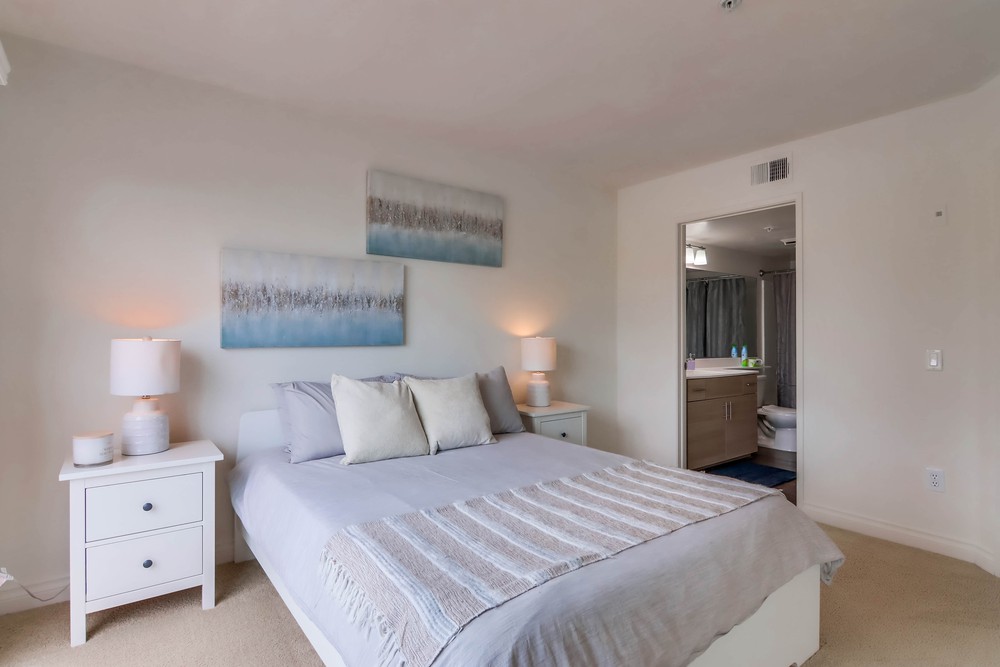 Virtual tour photo 34 of 40 for 8 W F St