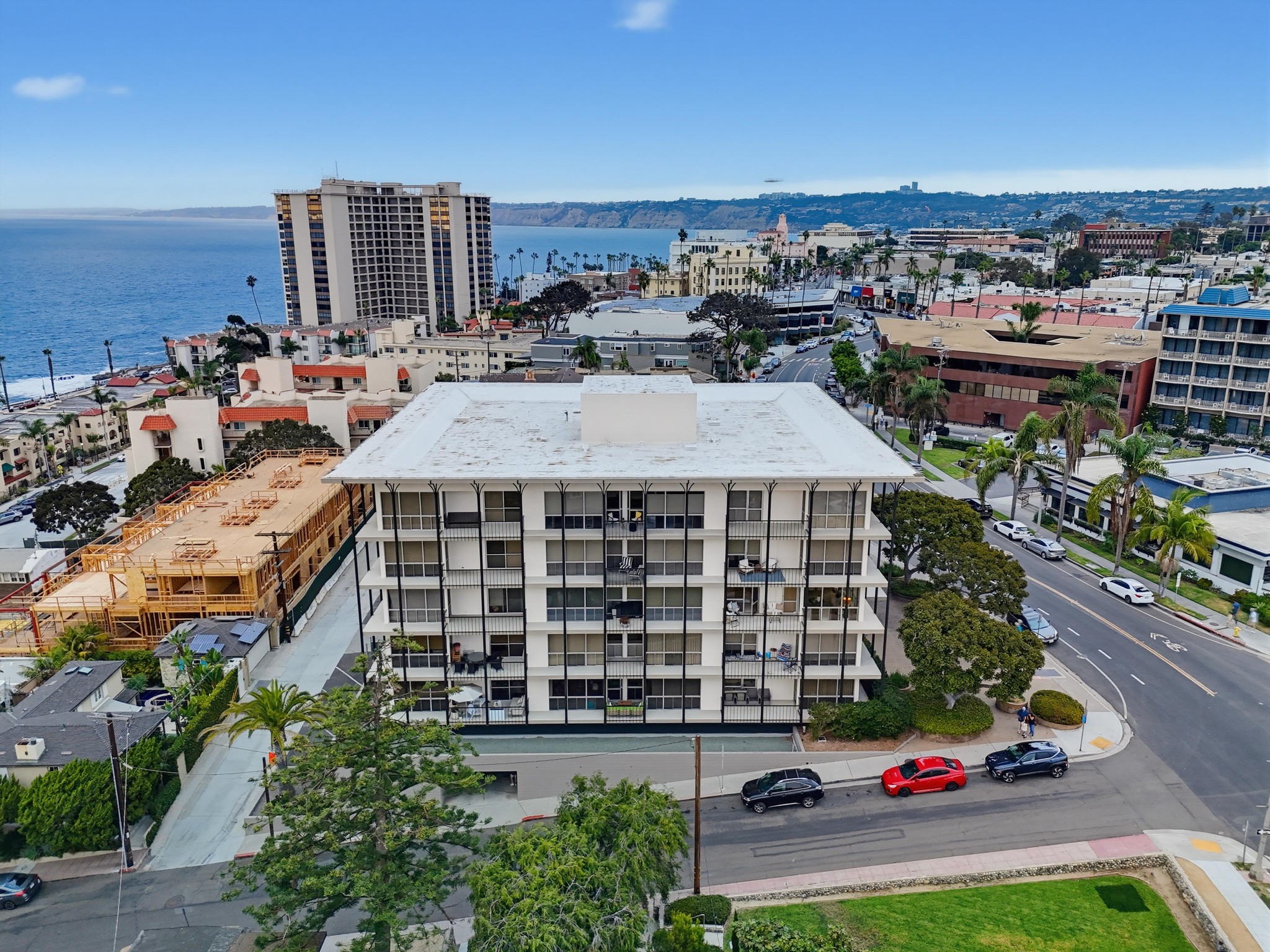 Virtual tour photo 1 of 102 for 800 Prospect St Unit 3C