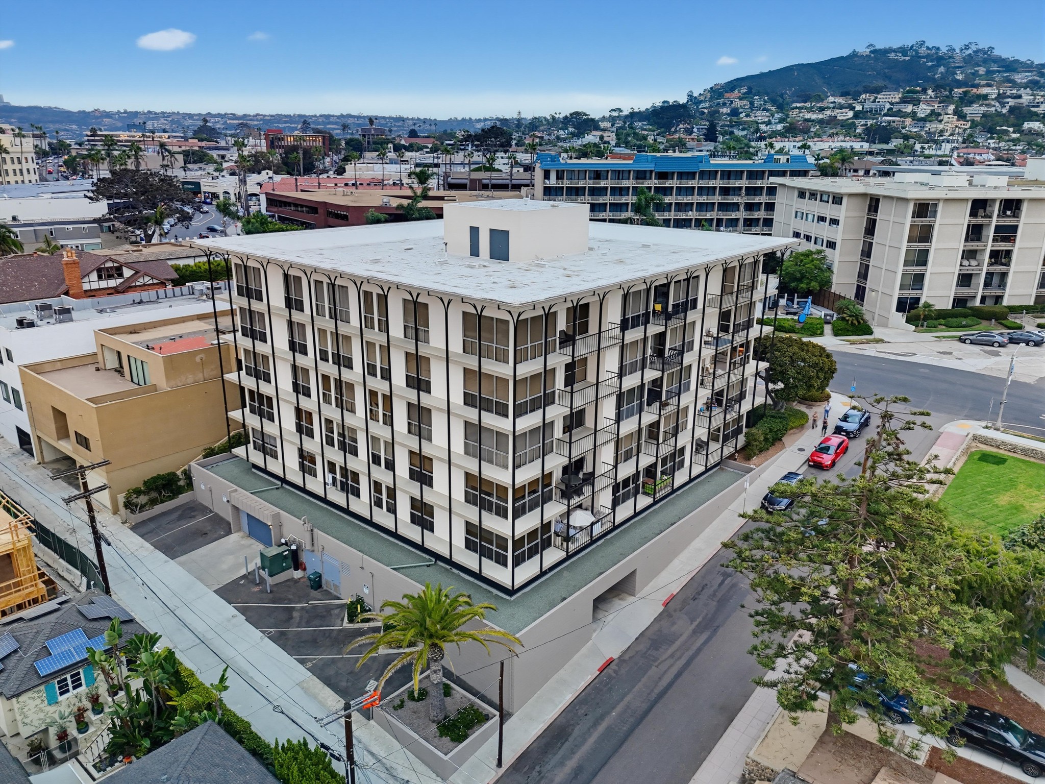 Virtual tour photo 9 of 102 for 800 Prospect St Unit 3C
