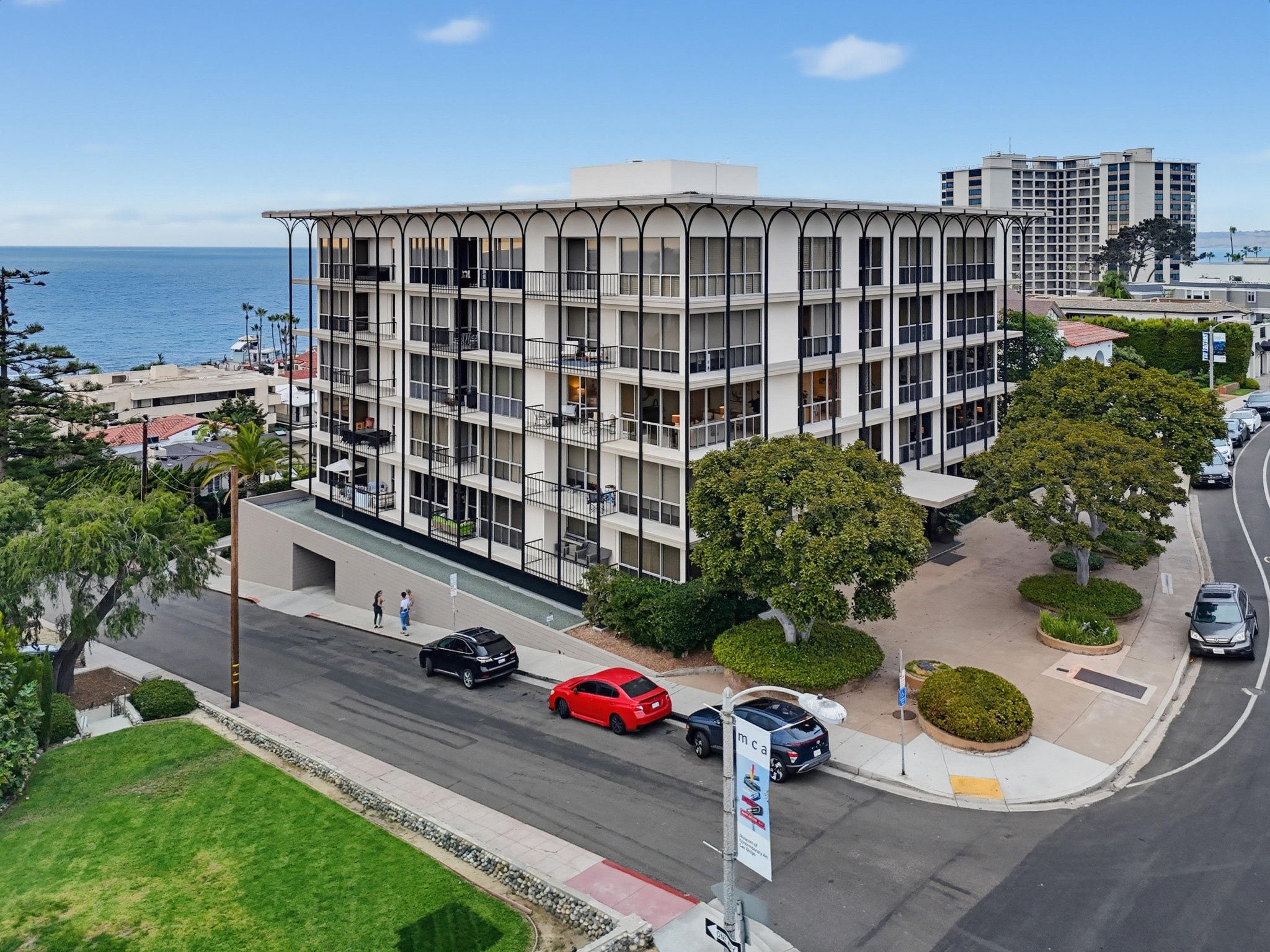 Virtual tour photo 10 of 102 for 800 Prospect St Unit 3C