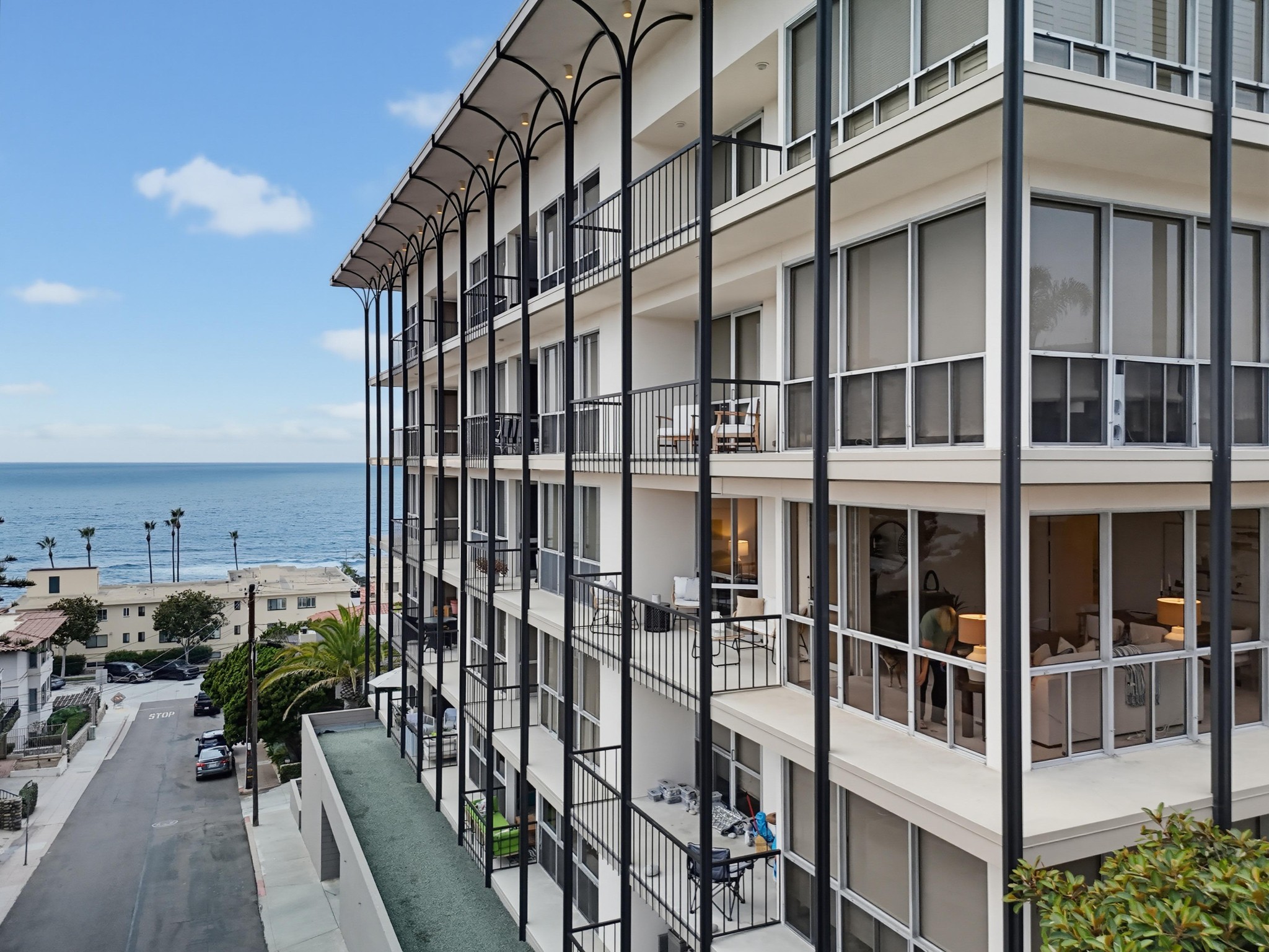 Virtual tour photo 17 of 102 for 800 Prospect St Unit 3C