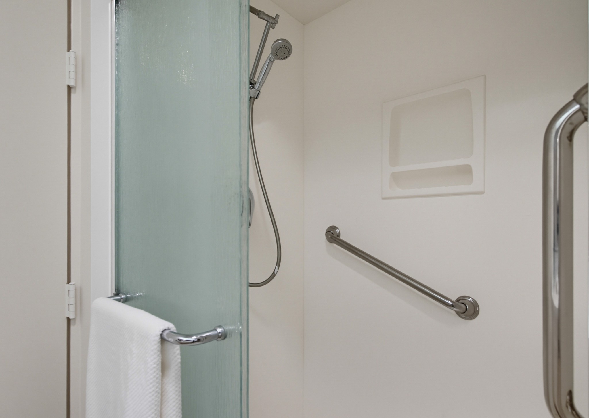 Virtual tour photo 70 of 102 for 800 Prospect St Unit 3C
