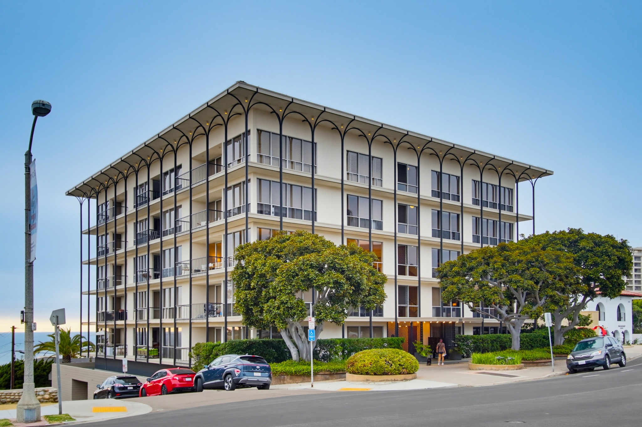Virtual tour photo 80 of 102 for 800 Prospect St Unit 3C