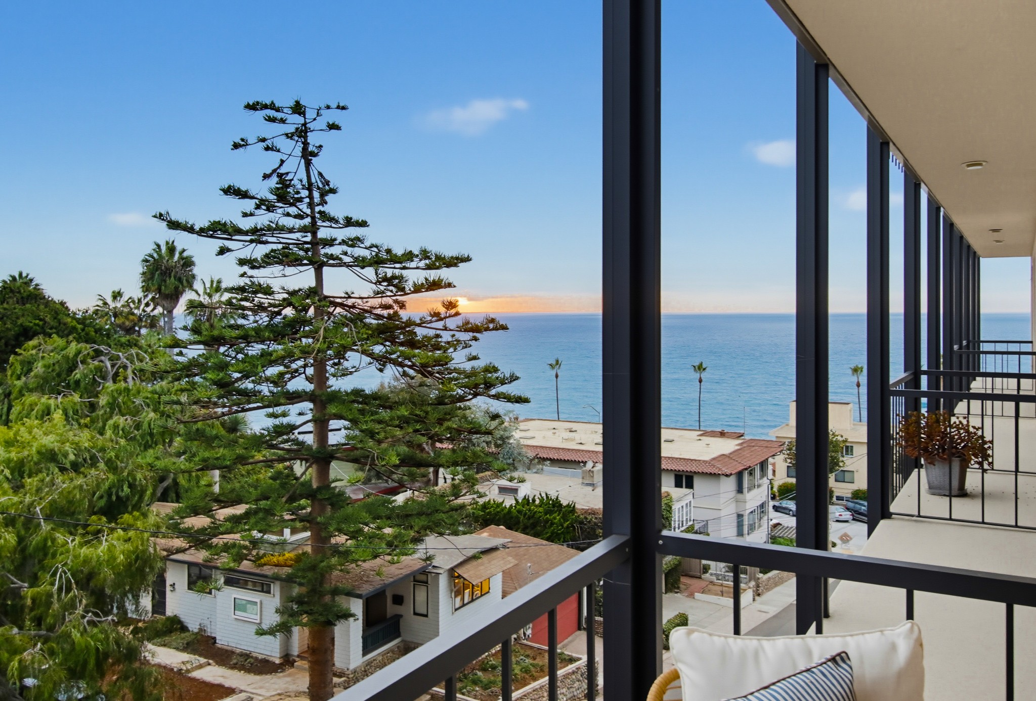 Virtual tour photo 87 of 102 for 800 Prospect St Unit 3C