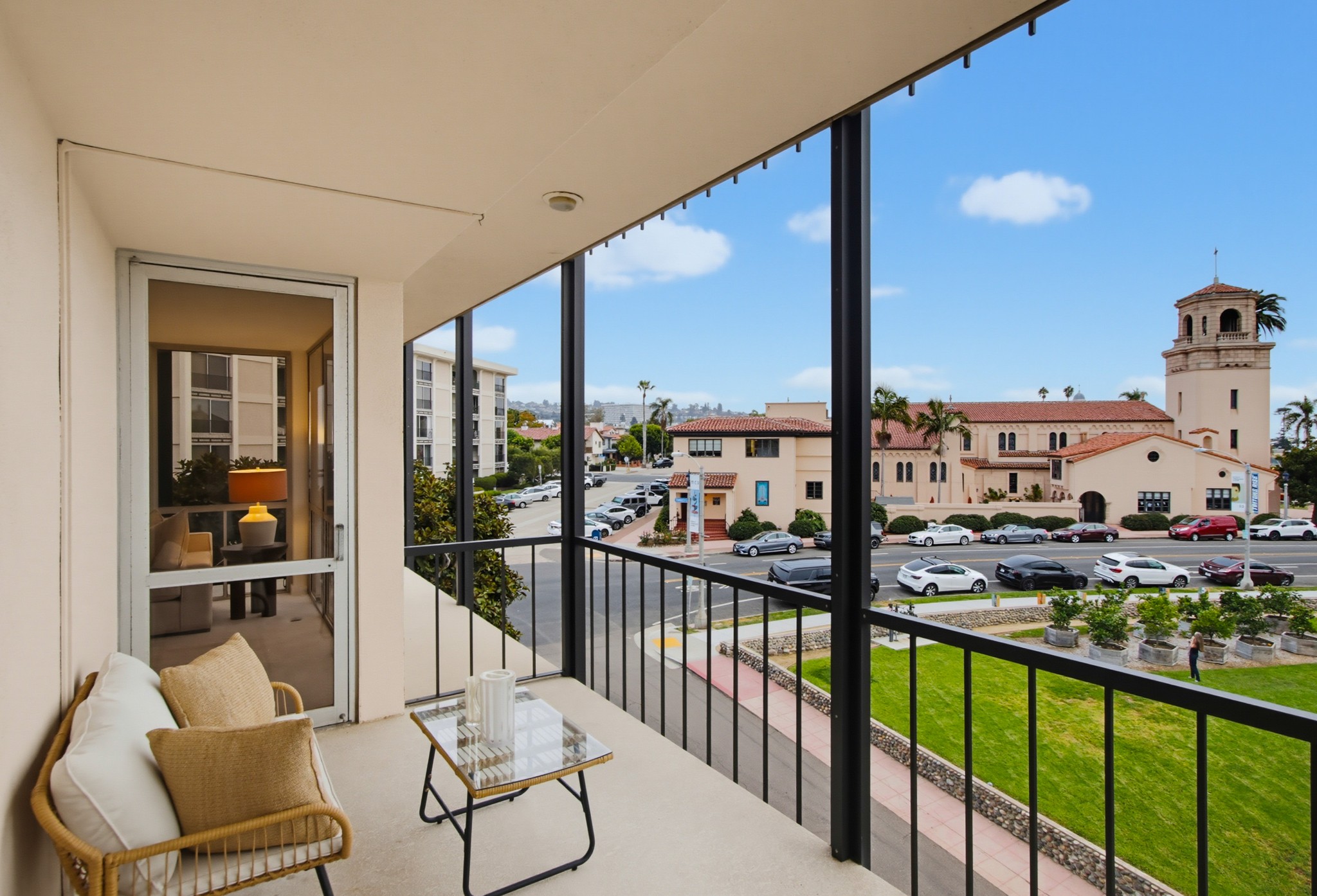 Virtual tour photo 93 of 102 for 800 Prospect St Unit 3C